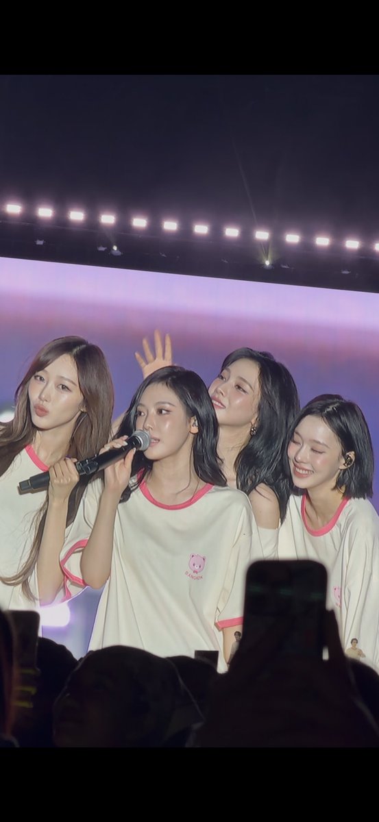 นี่หรอวงดังๆ วงที่ฉันติ่ง