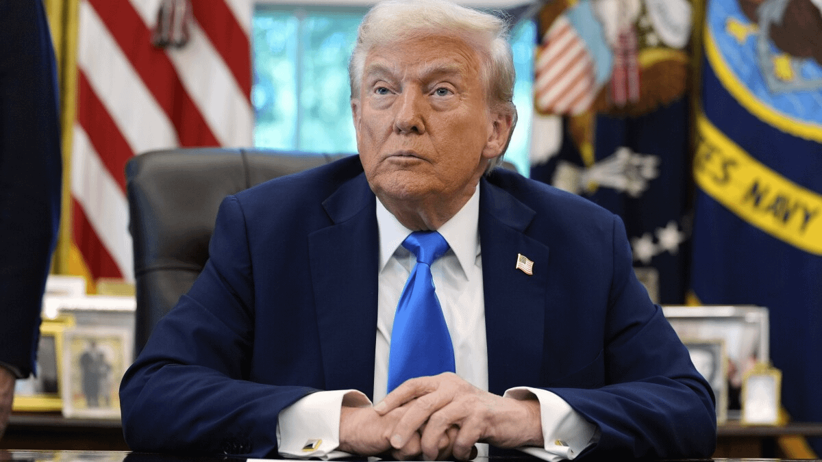 DeFiTracer's tweet photo. 🚨 BREAKING:

🇺🇸 WHITE HOUSE ADMIN JUST CONFIRMED THAT THE SENATE WILL INTRODUCE A NEW BILL TO BUY MORE $BTC

HE ALSO SAYS THEY PLAN TO INJECT BILLIONS INTO THE MARKET

GIGA BULLISH FOR CRYPTO!! https://t.co/8gDqTGP0yn