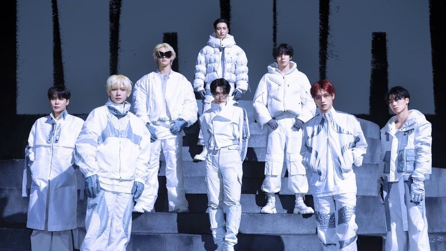 kiwisan's tweet image. ateez are:

1. Pirates
2. Vampires
3. Cowboys
4. Mafia 
5. Astronauts