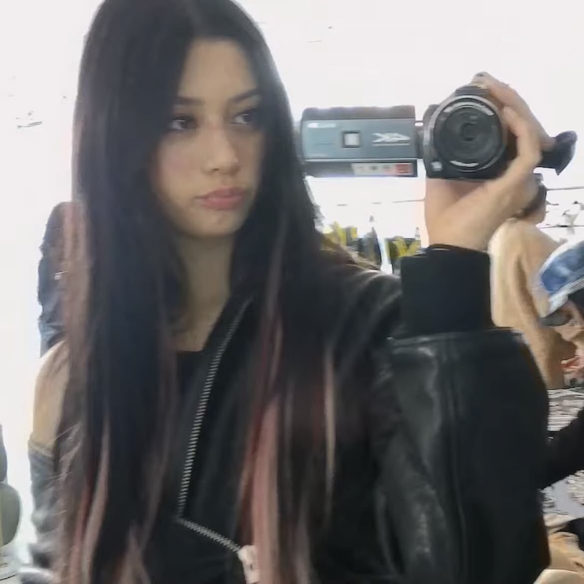 📹