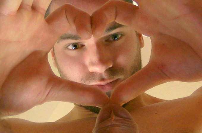 KaydClub tweet picture