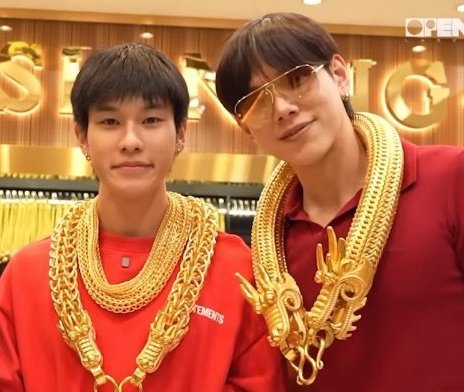 NoinapPoo's tweet photo. ทำภาพใส่กรอบ ขึ้นหิ้ง กราบไหว้ ขอพรได้เลย...นะนี่นะ อร่ามซะขนาดนี้ 🤭😉🤏🫶🦖🖤❤️🚗
VALENTINE WITH OUROAD
#CLOSEFRiEND_SPECIAL
#DaouOffroad #ต้าห์อู๋ออฟโรค https://t.co/tgA1KPsf8u
