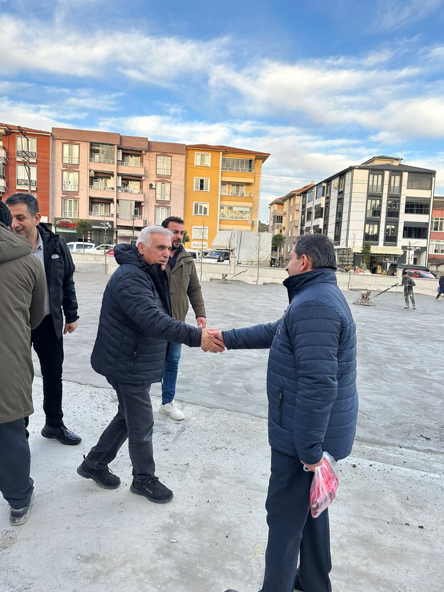 aliinci_54's tweet photo. Pamukova Belediye Başkanımız Fatih Akın ile birlikte ilçemizde devam eden yol çalışmaları ile okul saha ve basketbol sahası yenileme çalışmalarını yerinde inceledik.

Yürütülen çalışmaların Pamukova’mıza hayırlı olmasını diler, Başkanımıza çalışmalarında kolaylıklar dilerim.

@pbbfatihakin