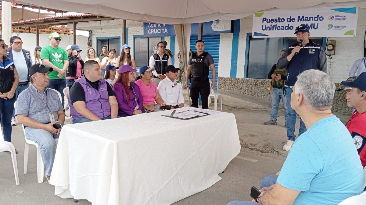 #ElNuevoEcuador | Martha Pita, autoridad zonal de Salud informó en la activación del Puesto de Mando Unificado (PMU) los recursos humanos y técnicos que se activan como parte del Plan de Contingencia en el cantón Portoviejo.