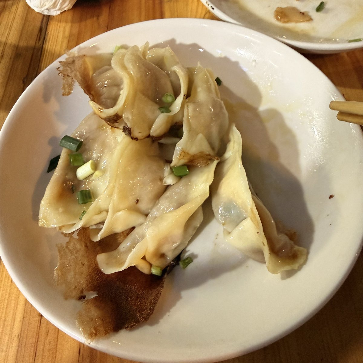 tybb5382's tweet photo. 年前小两口，烤饺+精酿。 https://t.co/PVyZ055jb8