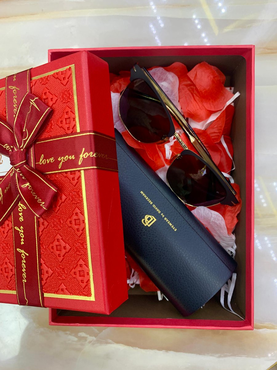 House of Lunettes tweet media