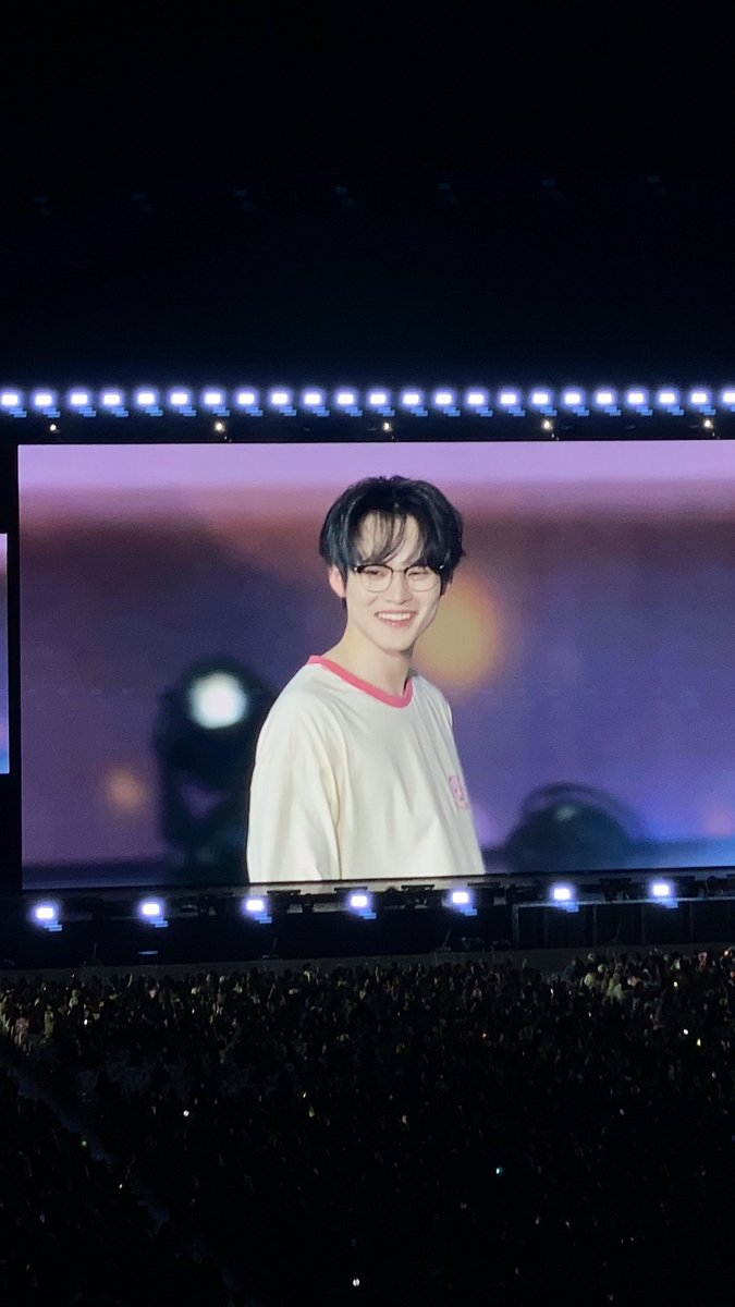 น้องเล่อ ใส่แว่นหล่อมาก!!!!! #SMTOWNLIVEinBangkok