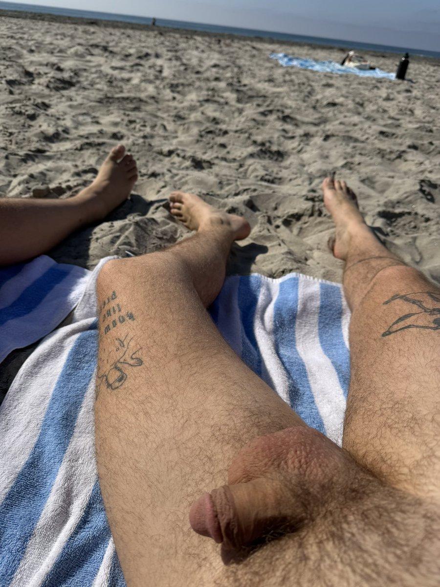 BonerBros1's tweet photo. Happy valentines day ! From airport to beach 😈 #blacksbeach #alpha https://t.co/j4n4PoT4A4