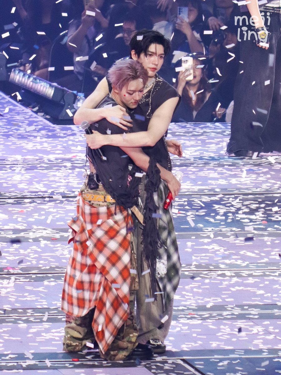 น้องอู๋น้องเลเก่งกันมากๆแย้วทั้งคู่เลยนะลูก🥺♥️

 🐶ྀི <a href="/tnbau1/">อู๋ท้าน้าบูน</a> <a href="/realxlg/">เล็_ทส์โก_อีทติ้ง</a> 

JASPER 2ND RISENSHINE

#RISERCONCERTD2
𐙚₊˚⊹ #aou_tnbknr #lego_rapeepong ⊹˚. ♡