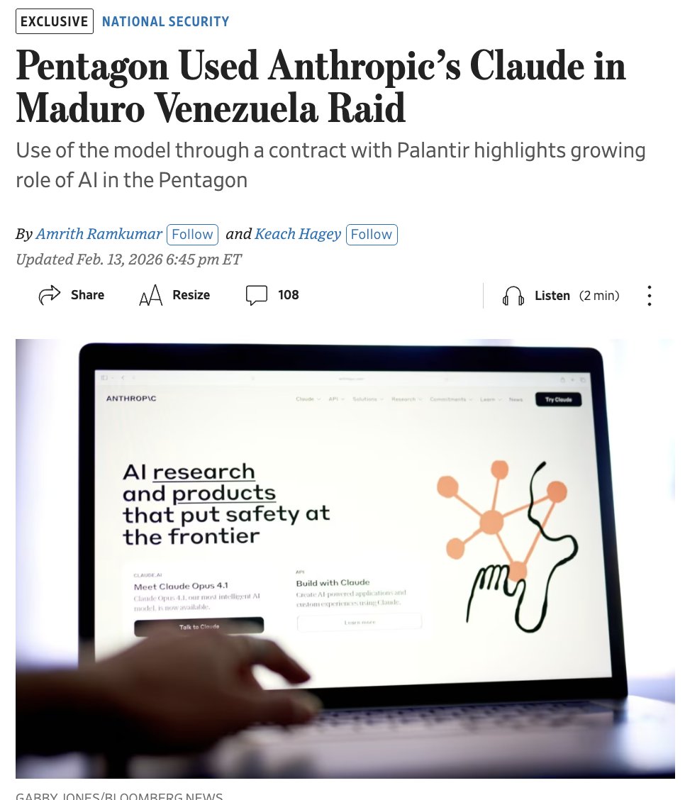 استخدم الجيش الأمريكي نموذج #Claude التابع لشركة Anthropic قبل وخلال العملية العسكرية التي أدّت إلى اعتقال الرئيس الفنزويلي #مادورو ونقله إلى نيويورك.
وبحسب الواشنطن بوست، فإن Claude هو أول نموذج ذكاء اصطناعي تجاري يُستخدم بهذا الشكل المباشر في عملية عسكرية سرية. وتم استخدامه عبر