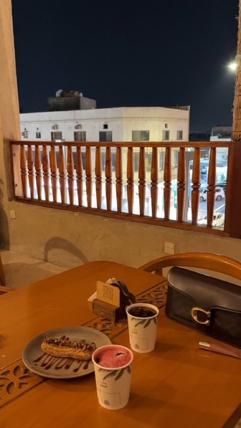 نعيم عشناه ، و نعيم نعيشه ، و نعيم مُقبل علينا ، خيراتٌ نحيا بها كل يوم دون أن نشعر ، الحمدلله على كل الطيبات التي عشناها و التي نعيشها و التي في طريقها الينا حمدًا كثيرًا ❤️