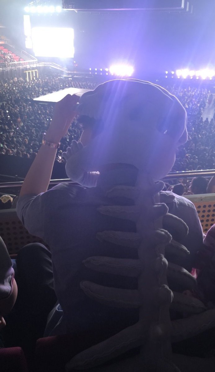 nurcimn01's tweet photo. #RISERCONCERTD2
#JoongDunk #JoongArchen #dunknatachai
#dinazor 👐🏼🦖🤏🏼 https://t.co/odwCGSjNPz