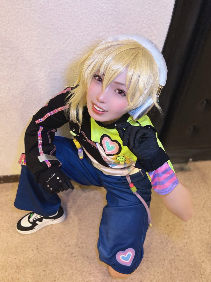 #コスダン にて3部11番 の
#マジらびゅムゲンダイ でした✨️

この背の順写真可愛いでしょ🫶🏻 
平成メドレーでテンションMAXでした〜❣️
誘ってもらえて嬉しかった✌️✌️
もし良ければ タグで感想お待ちしてます🥰