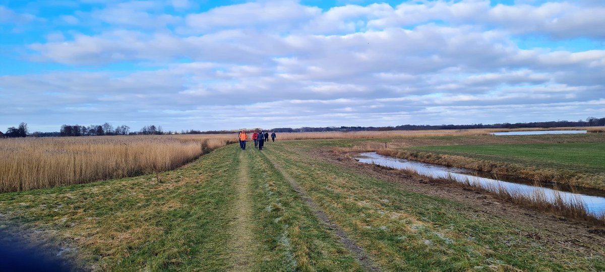 OebleBouma's tweet photo. Vandaag een #DBOtsje van 26 km gedaan in de #Trynwâlden.
Met prachtig weer vanuit #Mûnein naar o.a. #Feanwâlden, #Hurdegaryp, #Ryptsjerk, #Gietsjerk en #Oentsjerk.
Met dank aan de vrijwilligers van @FrieslandBeweegt voor de organisatie. https://t.co/qkIE6fBiLo