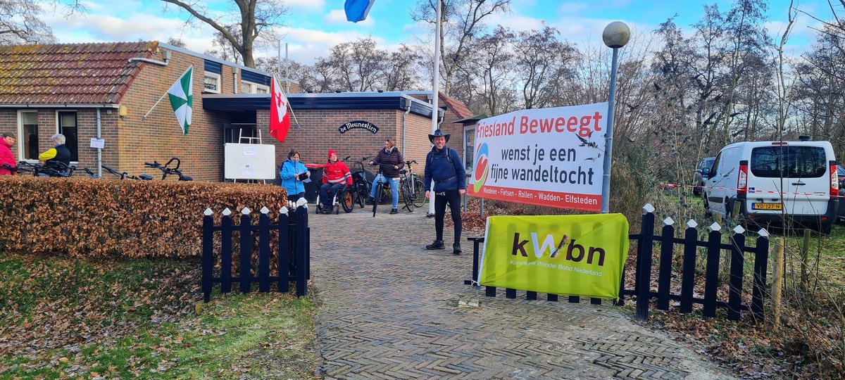 OebleBouma's tweet photo. Vandaag een #DBOtsje van 26 km gedaan in de #Trynwâlden.
Met prachtig weer vanuit #Mûnein naar o.a. #Feanwâlden, #Hurdegaryp, #Ryptsjerk, #Gietsjerk en #Oentsjerk.
Met dank aan de vrijwilligers van @FrieslandBeweegt voor de organisatie. https://t.co/qkIE6fBiLo