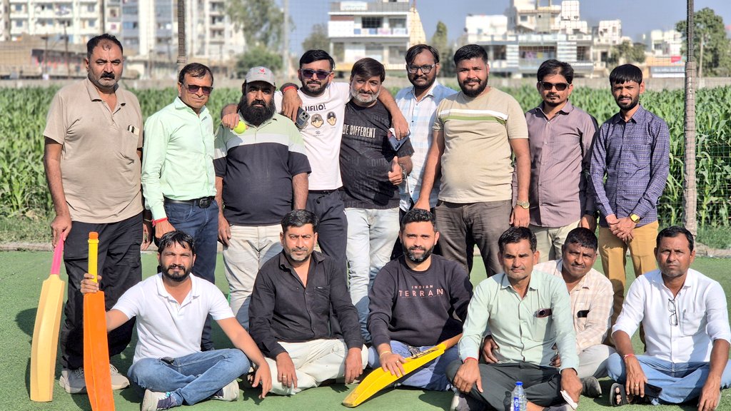 PushprajsinhINC's tweet photo. આજરોજ કોંગ્રેસ પક્ષ નાં તમામ હોદ્દેદારો અને મિત્રો સાથે બોક્સ ક્રિકેટ રમી ને હળવાશ ની પળો માં બહુ લાંબા સમય બાદ ક્રિકેટ રમવાનો આનંદ લીધો.
#Morbi #Gujrat #Cricket https://t.co/4N85OFAZt2