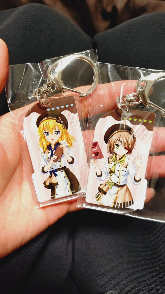 CD1個だけ買うつもりが結構買ってしまった😂😂 あと渋谷のハルルナ戦国