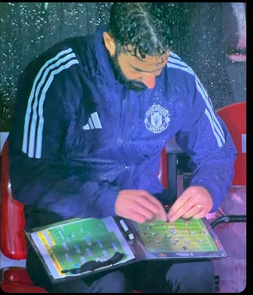 <a href="/Lea_EFC/">Lea</a> Fuck Amorim he did this while playing grimbsy. Ffs