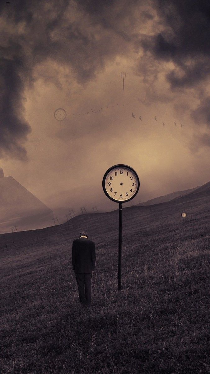 विरासत में सिर्फ जमीन मिल सकती है,
आसमान अपने हिस्से का खुद ही बनाना होगा।

~ पंकज पुलस्त्य