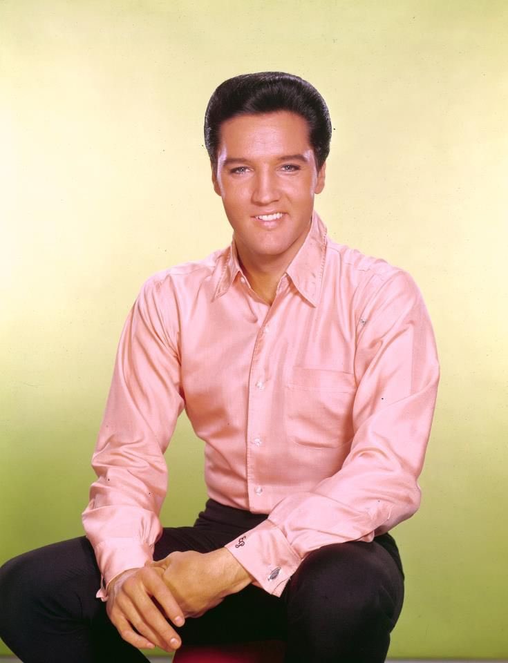 Happy Valentine’s Day #Elvis fans! 💗❤️🩷
