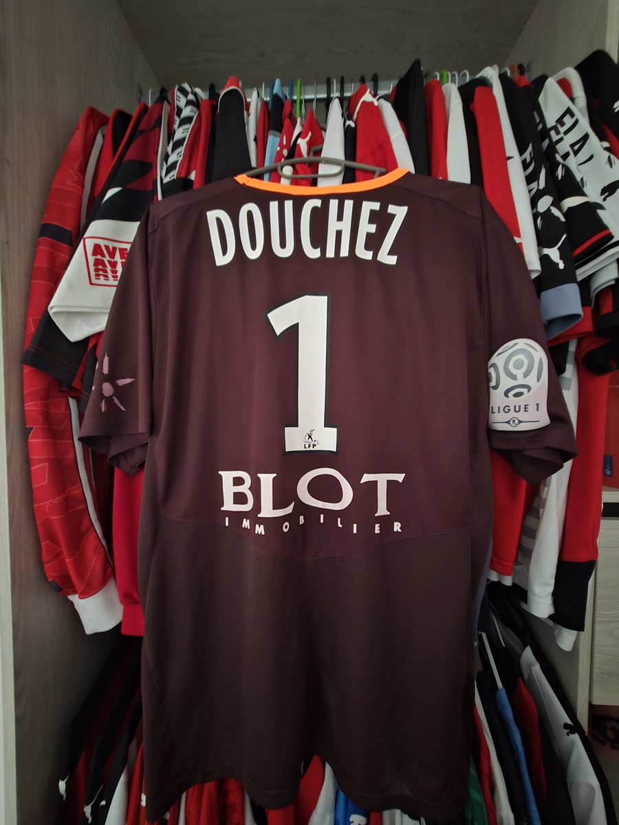 Maillot potentiellement porté par Nicolas Douchez contre Auxerre lors de la saison 2008-2009.