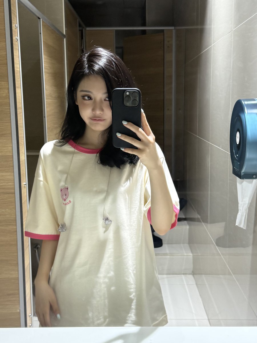 260215 🦋💭
(12:05AM KST)

+3 📷 

(eng) Happy Valentine’s Day 🩵🪽

to all MYs, i love youuuu