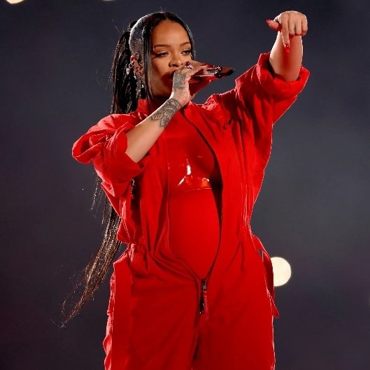 Rihanna’s Super Bowl performance became the first SOLO Super Bowl performance to surpass 300 million views on YouTube.