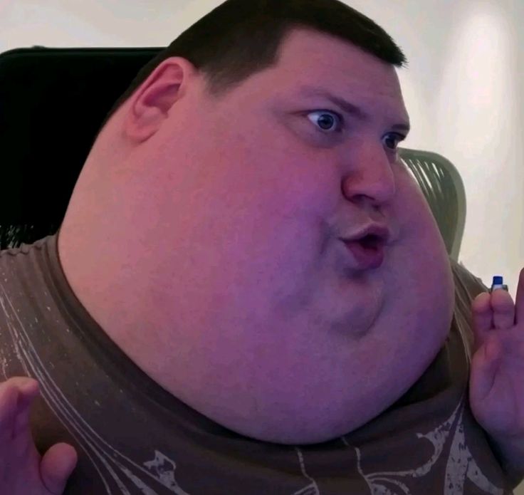 "Yan tienes que dejar que todos los enfermitos tengan la libertad de insultarte, acosarte a ti y a Dalas por puras calumnias y mentiras que ya se desmintieron hace años pero siguen sacando al aire, tienes que dejarte bro, sí bro déjate o si no no eres inteligente."