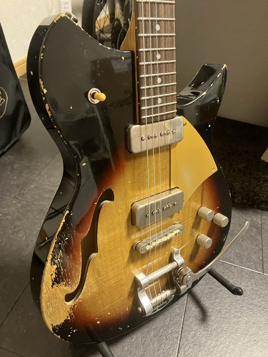 JobiJobhi's tweet photo. ほんとにいいギター！ネックシェイプとか手触りとか全てが最高なんだよな
#fano https://t.co/eepmB8ryuy