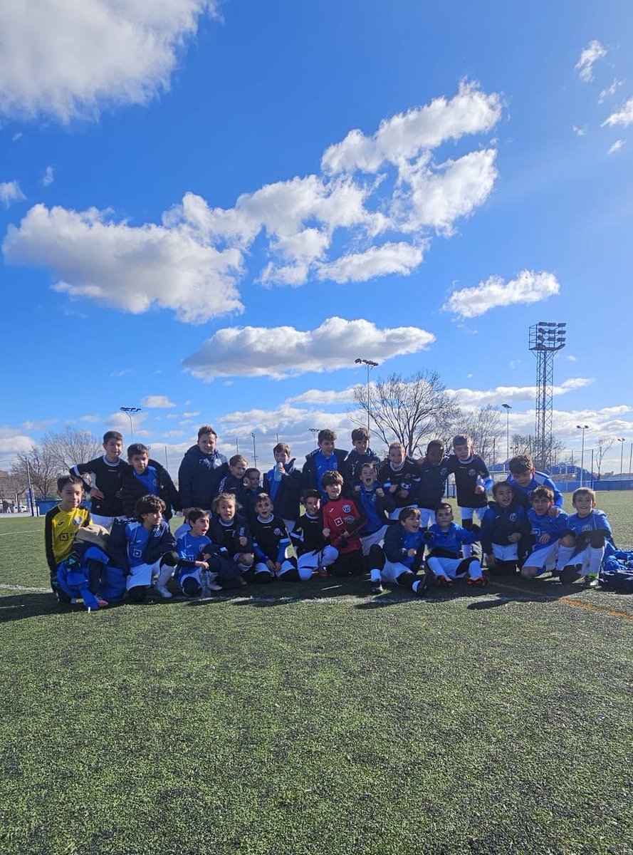 cogomagic's tweet photo. Victoria ✅ de nuestro 👦🏻 Benjamin B frente a nuestros compañeros del Benjamin  C.

Partido en el que no conseguimos encontrarnos cómodos del todo, pero que terminamos ganando por insistencia y fe.

Partido para aprender que la 
actitud y las ganas no se negocian. https://t.co/aKPndVstHh