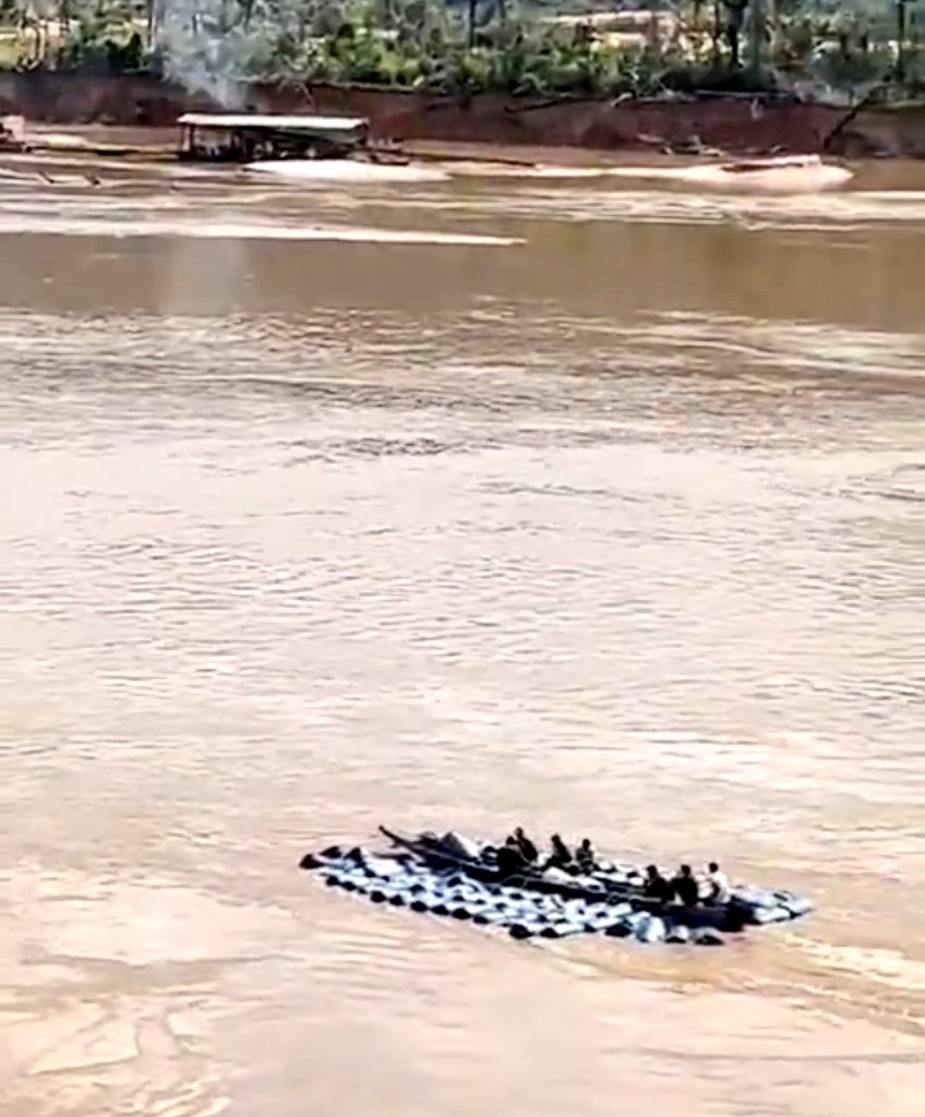 Fritz_A_Sanchez's tweet image. 🚨Sabían q cada motor en las balsas consumen 300 litros d combustible x 24 horas 👀

📢 ¡Estás 49 balsas consumen 14.700 lts de combustible diarios!

Si la #FANB custodia la venta d combustible, ¿cómo 15mil lts  llegan diariamente pa' q no se detenga la actividad aurífera ilegal?