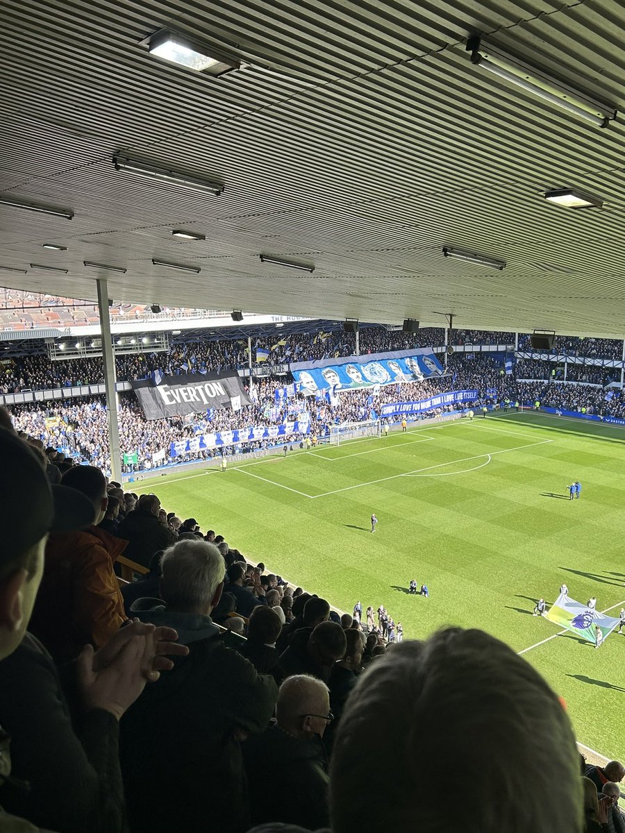 Amy-Sarah tweet media