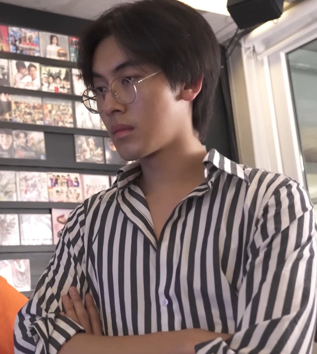 ⋆.𐙚˚เหม่ย ≽ܫ≼☀️🌻 (@aebigorn) on Twitter photo 