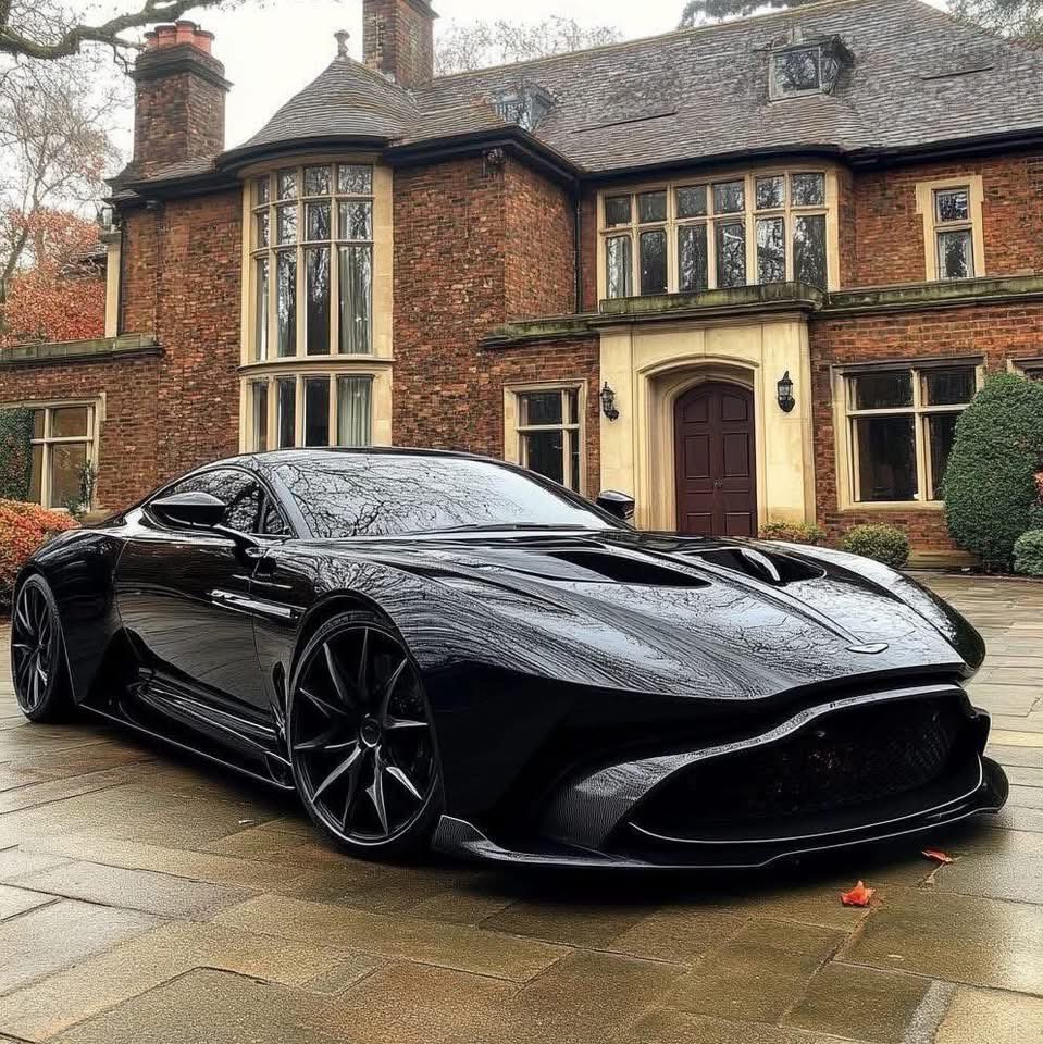 #AstonMartin