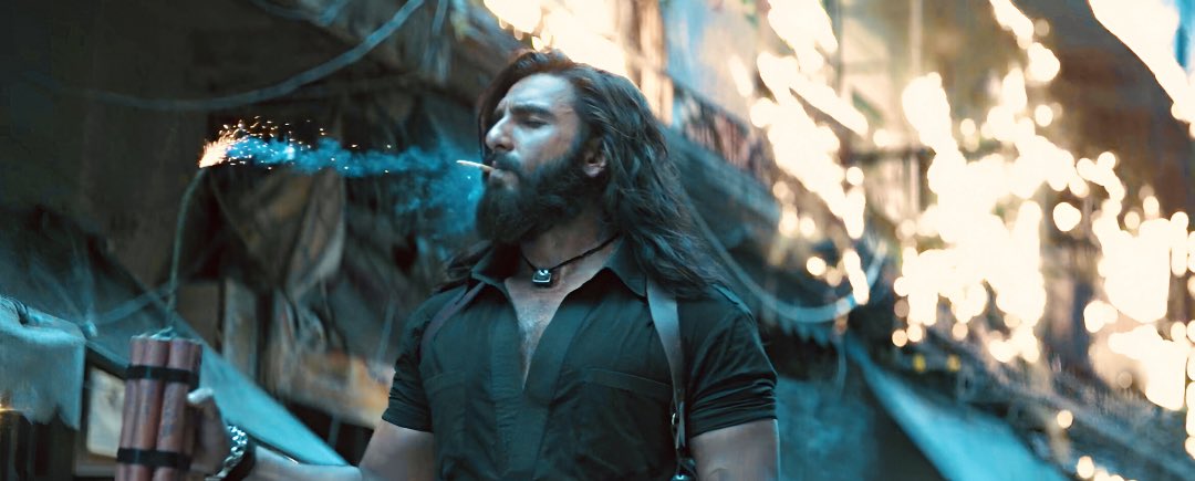 Nik_Wani_'s tweet photo. 2026–27 looks like the era of ₹1000Cr+ giants 💰🔥

• Big budgets + global reach = monster box office loading
Which film will lead the race? 👀

#Toxic 
#Dhurandhar2
#Ramayana
#King

#BoxOfficePrediction #IndianMovies #CinemaTalk https://t.co/RoHhca4mz1
