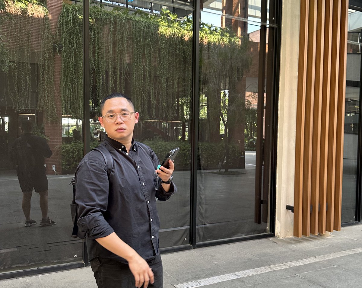 devdji's tweet image. Tangannya ngondek 🤣