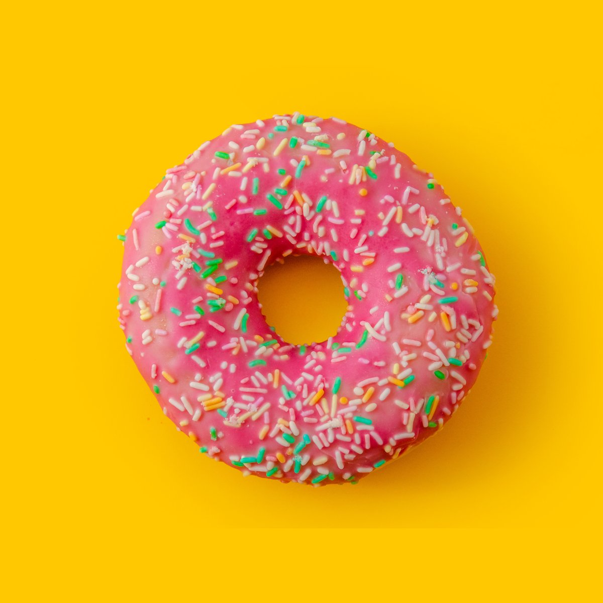 Roses are red 
Donuts are sweet
GDP measures more than you think

Show your love for economics this Valentine's Day.
youtube.com/watch?v=FNofMq…