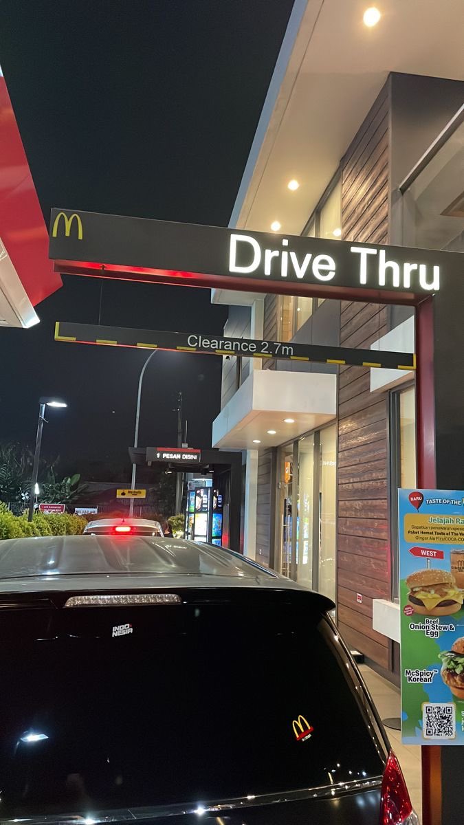 Berakhir balik ke rumah menteng karna lupa bgt bsk masih ada acara di Komplek 

Untung Kakak lg baik mau anterin + di Jajanin M*d 😙