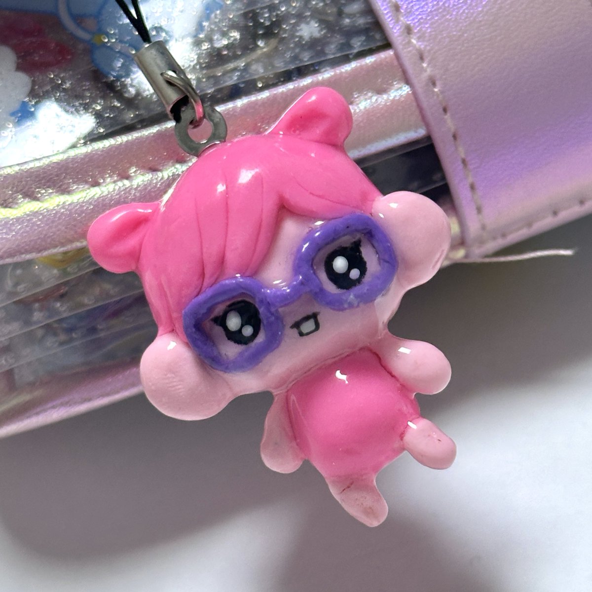 귀엽죠 완전 안유명하신 작가님이 만들어준 루아 키링