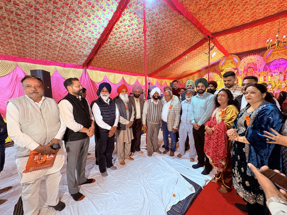 ਅੱਜ ਸੈਕਟਰ 94, ਮੋਹਾਲੀ ਵਿਖੇ ਭਗਵਾਨ ਸ਼ਿਵ ਜੀ ਦੇ ਜਾਗਰਣ ਵਿੱਚ ਹਾਜ਼ਰੀ ਲਵਾ ਕੇ ਭਗਵਾਨ ਦਾ ਆਸ਼ੀਰਵਾਦ ਪ੍ਰਾਪਤ ਕੀਤਾ। ਇਸ ਮੌਕੇ ਸਭ ਨੂੰ ਮਹਾਂ ਸ਼ਿਵਰਾਤਰੀ ਦੀਆਂ ਵਧਾਈਆਂ ਦਿੱਤੀਆਂ ਤੇ ਪ੍ਰਾਥਨਾ ਕੀਤੀ ਕਿ ਭਗਵਾਨ ਸ਼ਿਵ ਸਭ ਦੀ ਜ਼ਿੰਦਗੀ ਵਿੱਚ ਸੁੱਖ-ਸ਼ਾਂਤੀ ਅਤੇ ਖੁਸ਼ੀਆਂ ਖੇੜੇ ਬਖਸ਼ਣ।
