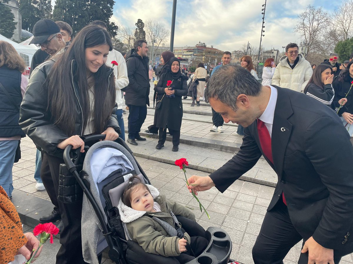 Çocuk işçiliğine ve MESEM uygulaması kapsamında yaşanan iş cinayetlerine dikkat çekmek amacıyla basın açıklamamızı gerçekleştirdik. Çocukların yaşam hakkını, eğitim hakkını ve güvenli bir geleceği savunmaya devam edeceğiz.