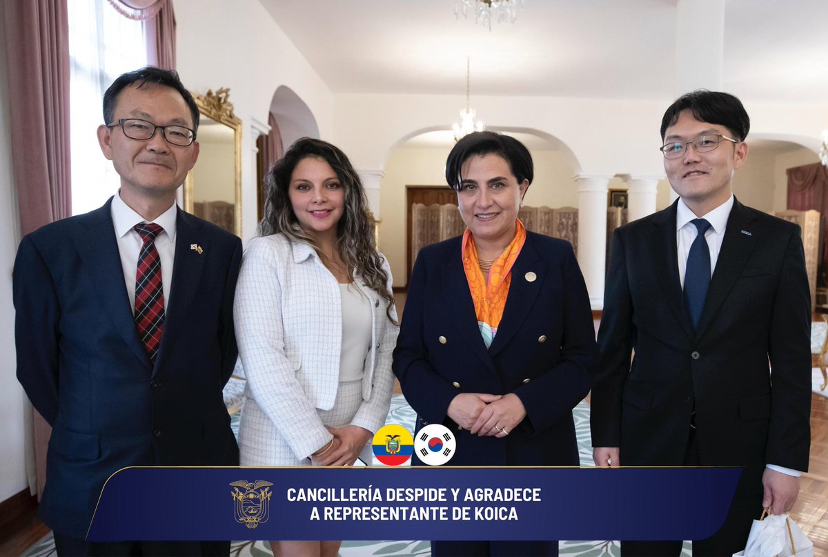 CancilleriaEc's tweet photo. 🤝 Ecuador reafirma a Corea como aliado estratégico en cooperación al desarrollo.  

En Cancillería se dio la despedida al representante país de KOICA, Hwangwook Kang y se agradeció el apoyo brindado y su destacada gestión en el país. https://t.co/tHtraUlw9t