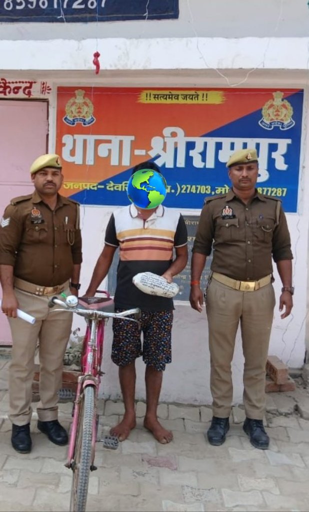 zoo_bear's tweet photo. Fake News by RW propaganda handle @HindutvaDon_.
The name of the accused is Vidya Sagar. Not Mohammed Akram. 
Incident is from Deoria, UP. The accused (Chacha - Uncle) took his 7 year old niece, a Class 2 student from school on false pretense, allegedly raped her in a field, strangled her, when she screamed, He threw her body into Jharhi river.
Hello @Uppolice @DeoriaPolice, These X accounts are using this unfortunate incident to target Muslim community.