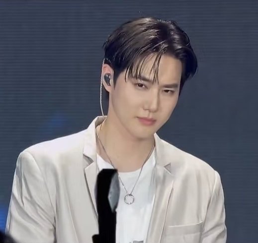 low quality photo but high quality visual