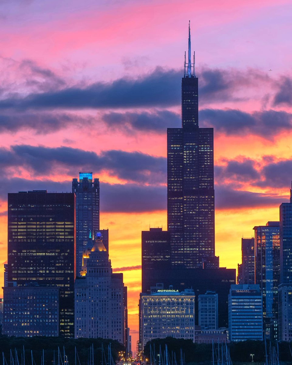 Skydeck Chicago tweet media