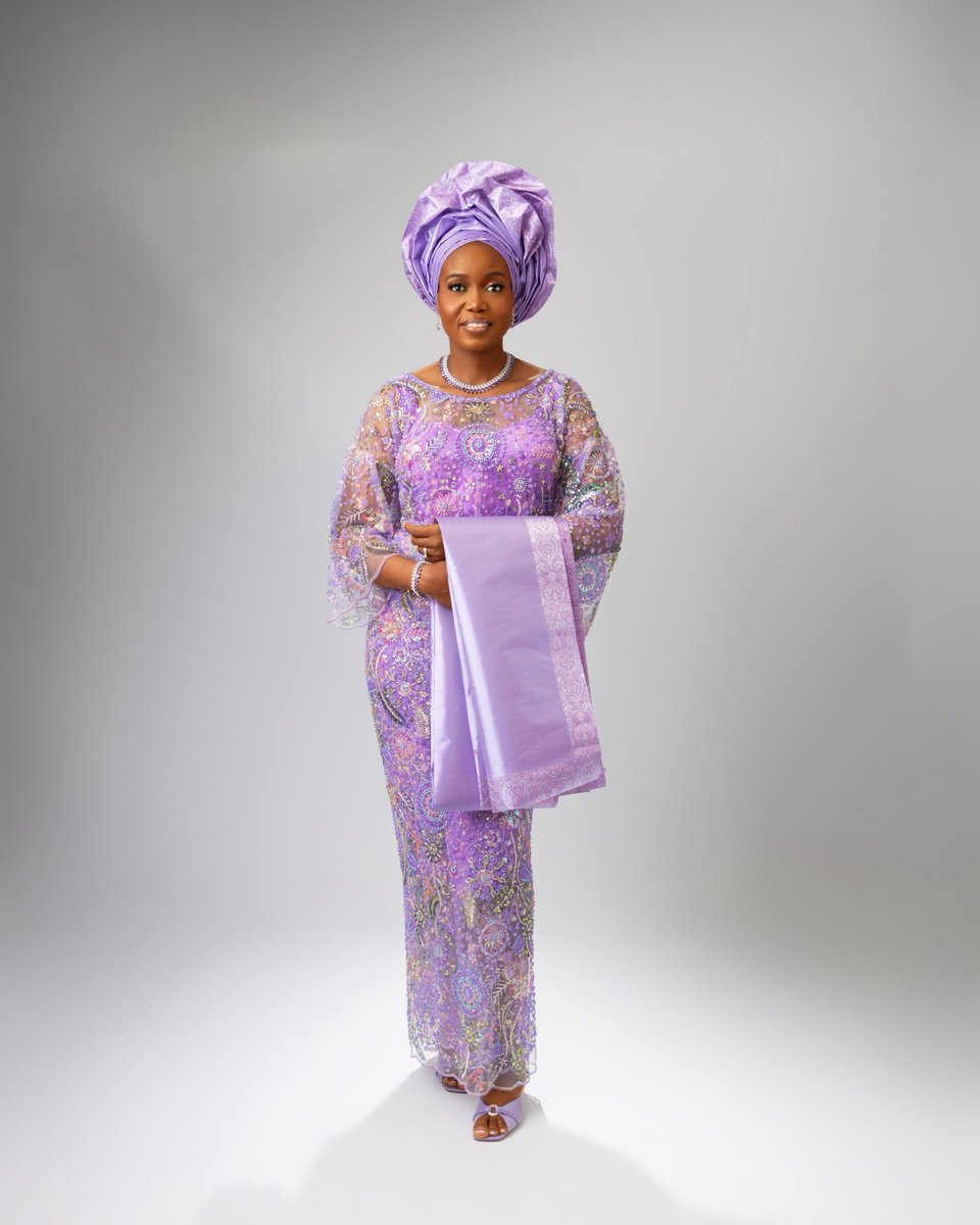mide_west's tweet photo. Cheers to four decades of impact and 
excellence.. 🎈🎊

Makeup @ennie_pro 
Turban @mosunmoge 
Accessories @_luideo_
Outfit @soulorange_ 
To book your photo session : DM, +2348185654361 email
Olamidewestphotography@gmail.com to inquire about your next appointment
#photooftheday https://t.co/lfxr9tDWKr
