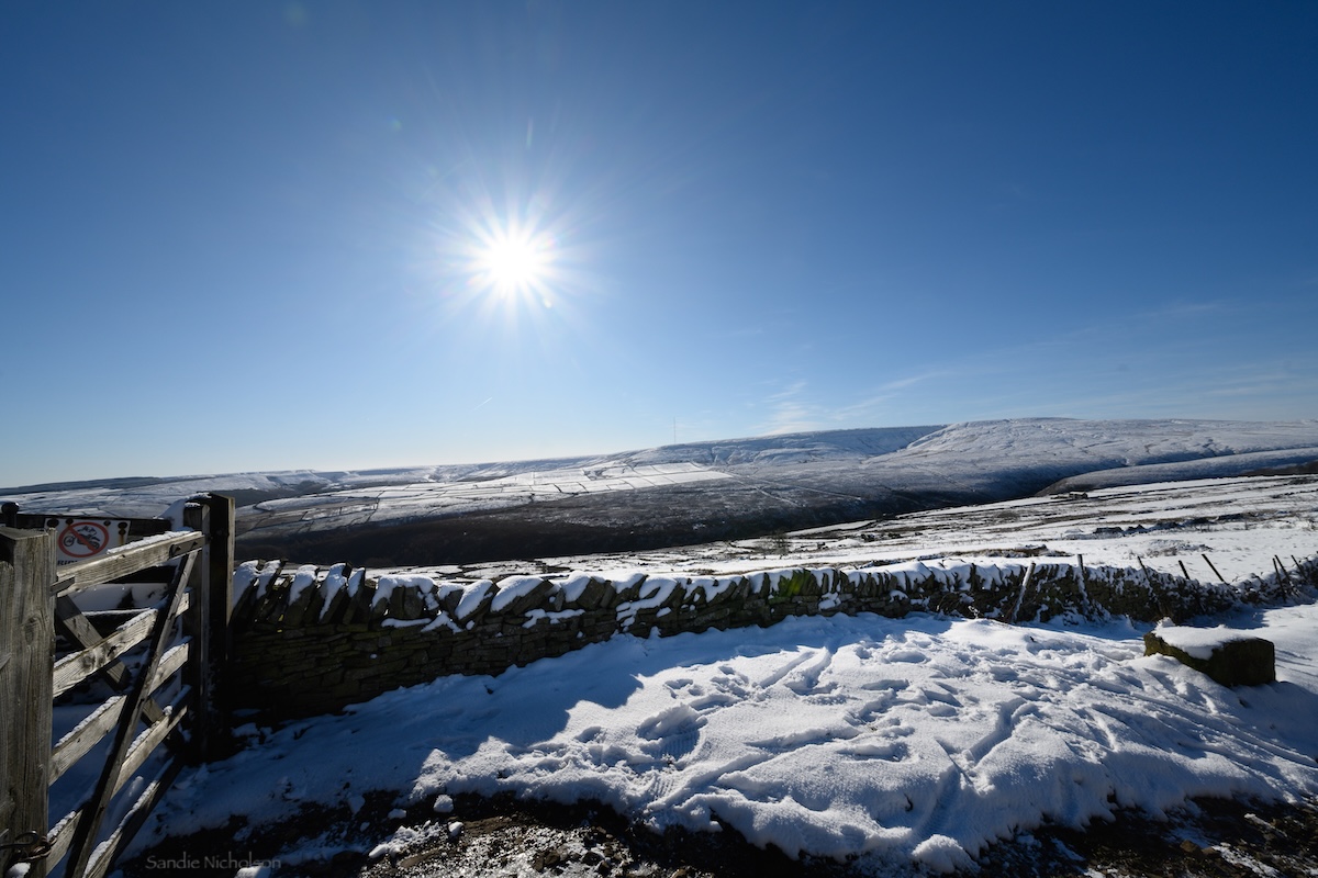 holmfirthphotos's tweet image. Let there be light! 💕😍
#uksnow #Holmfirth #HolmeMoss #Yorkshire #loveukweather #peakdistrict 
@snowhour @StormHour @HuddsHub @peakdistrict