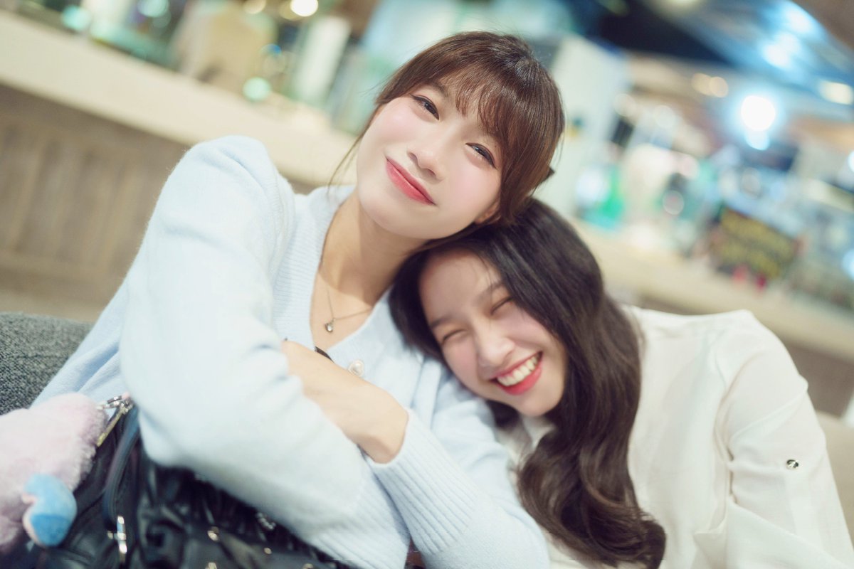 วันนี้ได้เห็นพิมีคนรักมีคนซัพพอร์ตมากมายสมกับความสามารถที่พิมีก็ดีใจมากๆและ ร้องเพลงเล่นดนตรีต่อไปนา พั้นช์จะรอฟังง 💚✨️