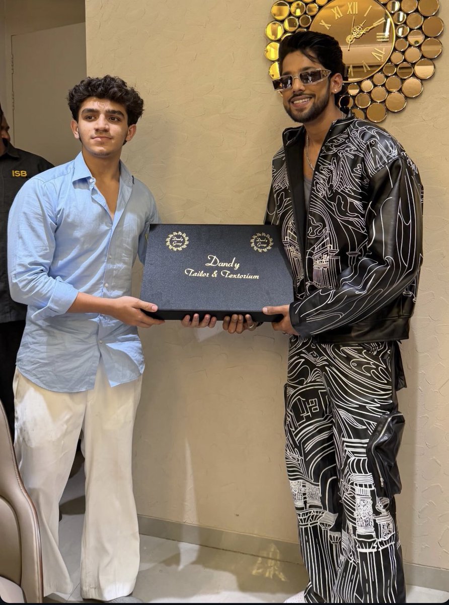 Handsome Hunk <a href="/Baseer_Bob/">Baseer Ali</a> 
KING OF CROWD BASEER