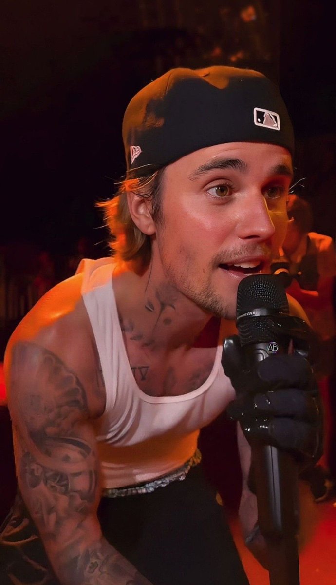 i love Hailey Biebers husband